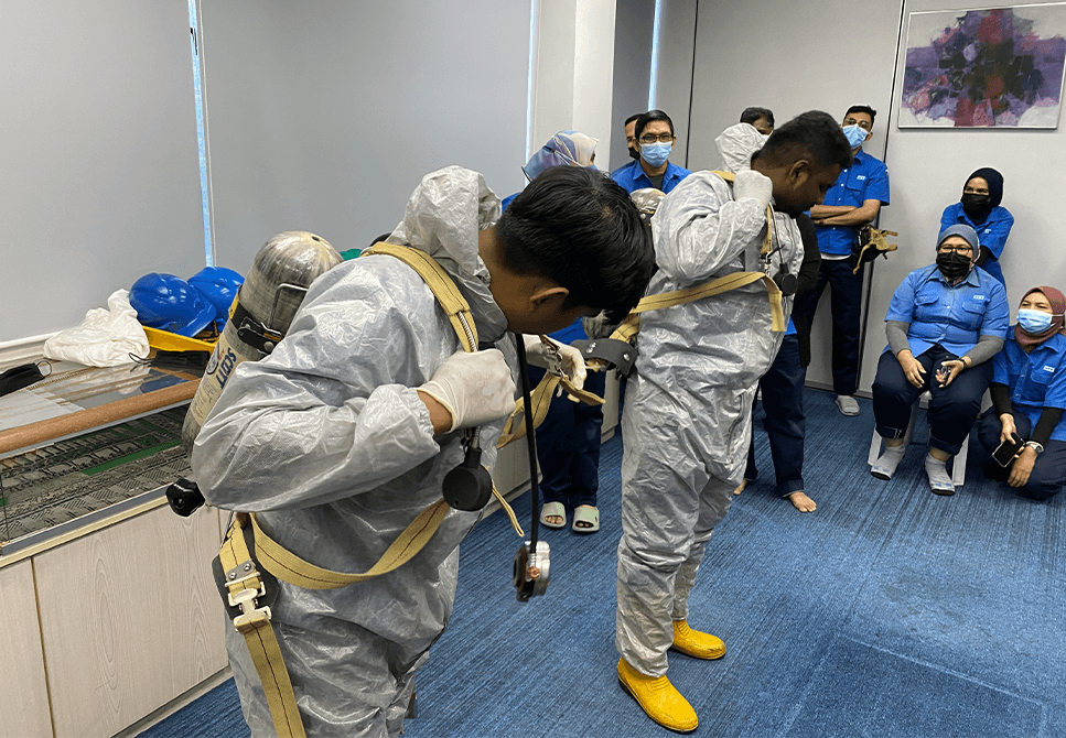 Occupational hazmat chemical spillage and leakage control training