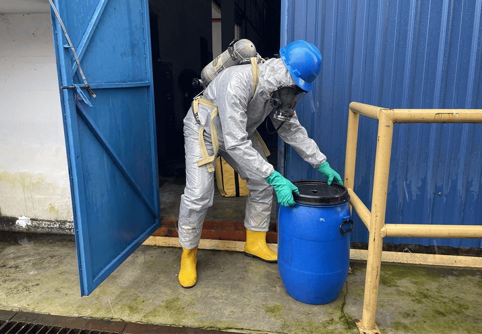 Occupational hazmat chemical spillage and leakage control training