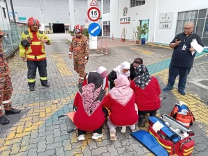 a group of people receiving emergency response training